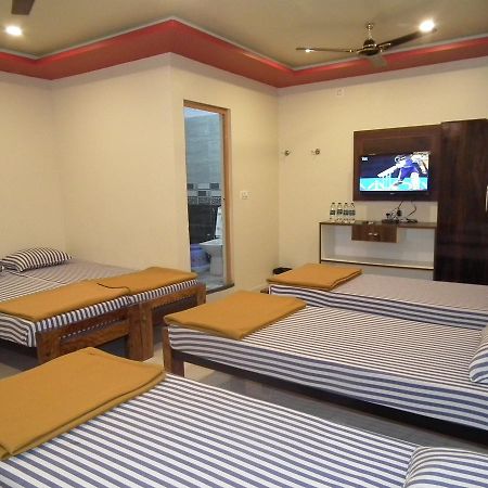 Chikmagalūr Galaxy Lodge מראה חיצוני תמונה