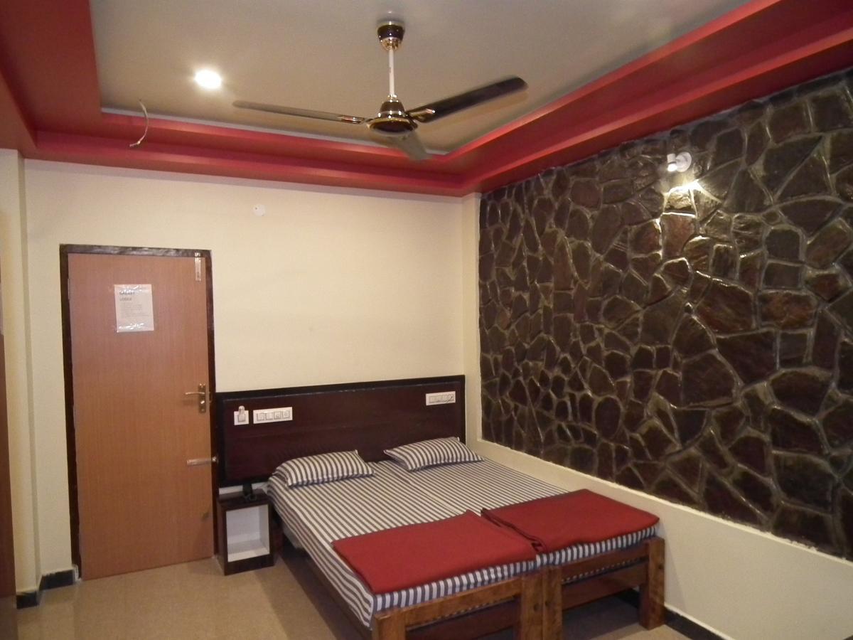 Chikmagalūr Galaxy Lodge מראה חיצוני תמונה