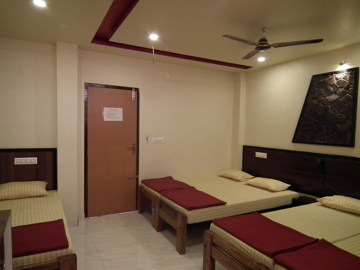Chikmagalūr Galaxy Lodge מראה חיצוני תמונה